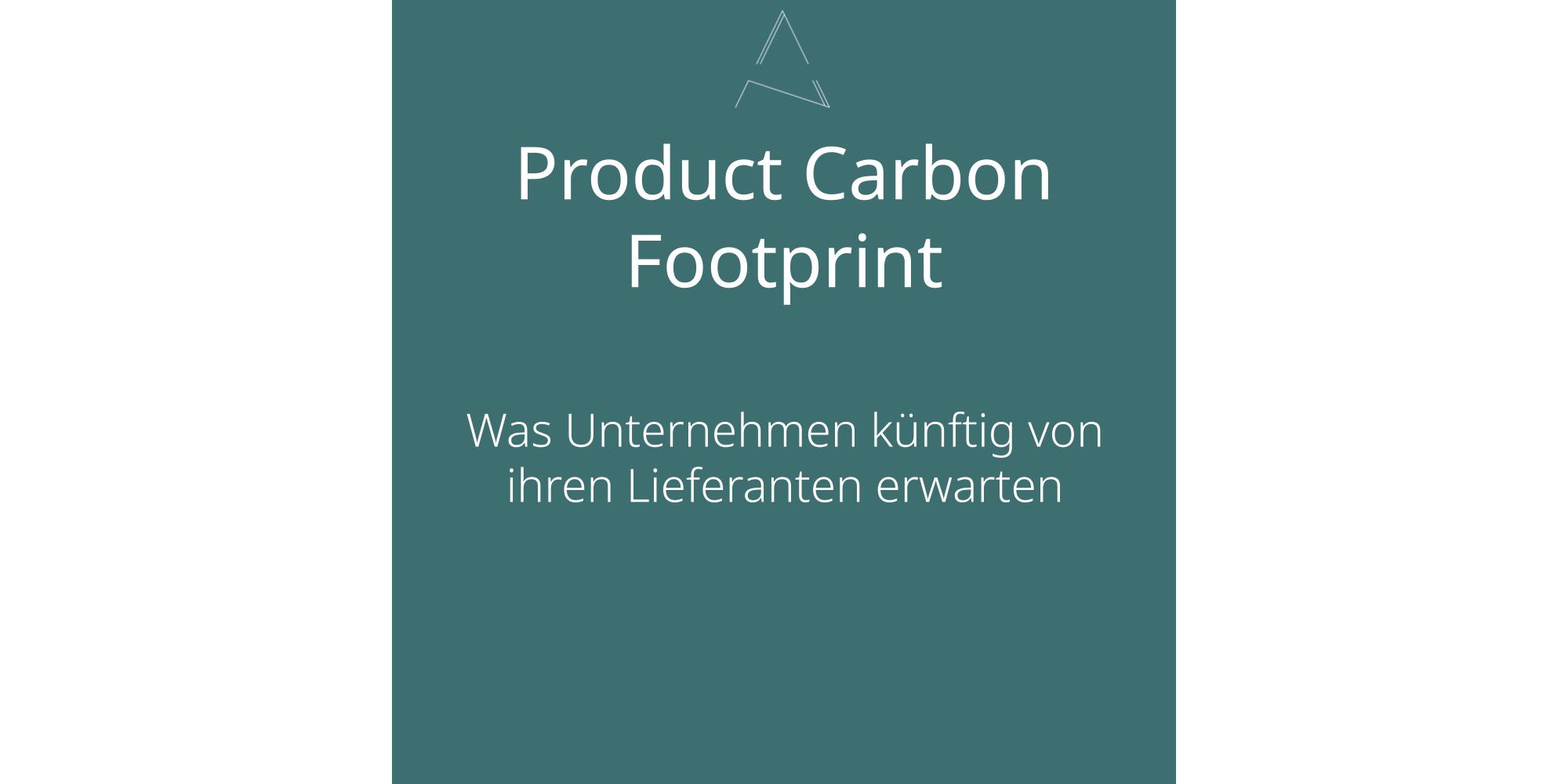 Großkunden wie der Lebensmittelhändler Ahold Delhaize verabschieden sich zunehmend von ungenauen Branchendurchschnitten und fordern stattdessen den exakten Product Carbon Footprint (PCF) für jedes einzelne Produkt . Branchendurchschnitte verschleiern nämlich echte Risiken und individuelle Verbesserungspotenziale . Für den Mittelstand bedeutet dies eine Verschiebung der Verantwortung: Die Pflicht zur Datenbereitstellung geht auf den Zulieferer über . Gleichzeitig wird die Fähigkeit, belastbare PCF-Daten zu liefern, zu einem harten Wettbewerbsfaktor bei Rahmenverträgen und Ausschreibungen.