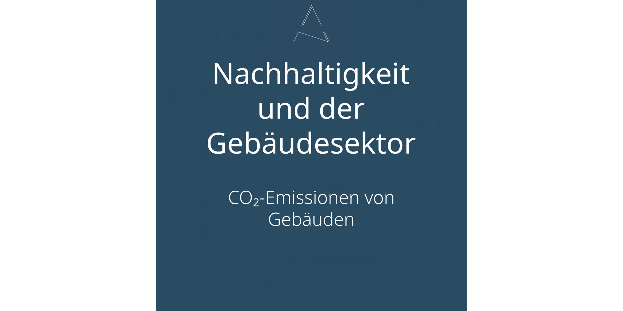 Wenn es um das Thema CO₂ geht, dann denken die meisten zuerst an den Verkehr, an rauchende Industrieschornsteine oder gerade jetzt in der Feriensaison auch an Flugreisen. Der Gebäudesektor taucht in dieser spontanen Aufzählung wahrscheinlich selten auf. Dabei ist er, gemessen an den globalen Emissionen, der größte Einzelverursacher von CO₂-Emissionen. Rund 37 Prozent der weltweiten energie- und prozessbedingten CO₂-Emissionen entfallen auf den Gebäudesektor und damit deutlich mehr als auf die Segmente Transport oder Industrie [1]. Das ist deshalb relevant, weil global gesehen täglich 12,7 Millionen Quadratmeter neue Gebäudefläche hinzukommen [2]. Um es weniger abstrakt zu formulieren: Pro Woche entsteht in etwa die Fläche von Paris.